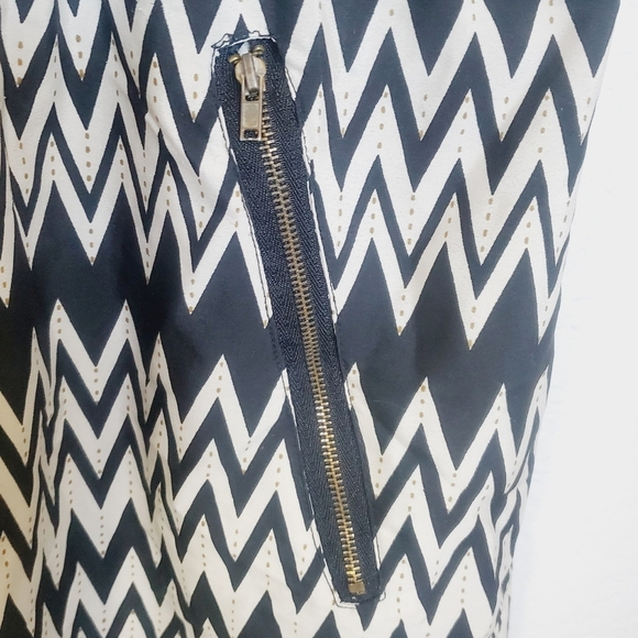 💚5/$25 Speed Control Chevron Print Elastic Waist Sleeveless Dress Size Large - Picture 2 of 4